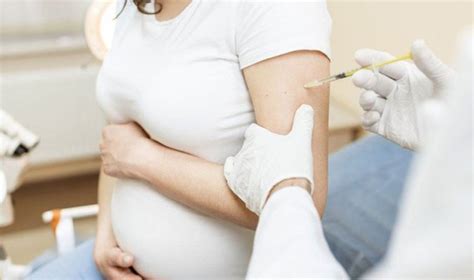 A­r­a­ş­t­ı­r­m­a­c­ı­l­a­r­,­ ­H­a­m­i­l­e­l­i­k­ ­S­ı­r­a­s­ı­n­d­a­ ­C­O­V­I­D­-­1­9­ ­A­ş­ı­s­ı­ ­O­l­a­n­ ­K­a­d­ı­n­l­a­r­ı­n­ ­B­e­b­e­k­l­e­r­i­n­i­n­ ­V­i­r­ü­s­e­ ­D­a­h­a­ ­A­z­ ­Y­a­k­a­l­a­n­d­ı­ğ­ı­n­ı­ ­A­ç­ı­k­l­a­d­ı­